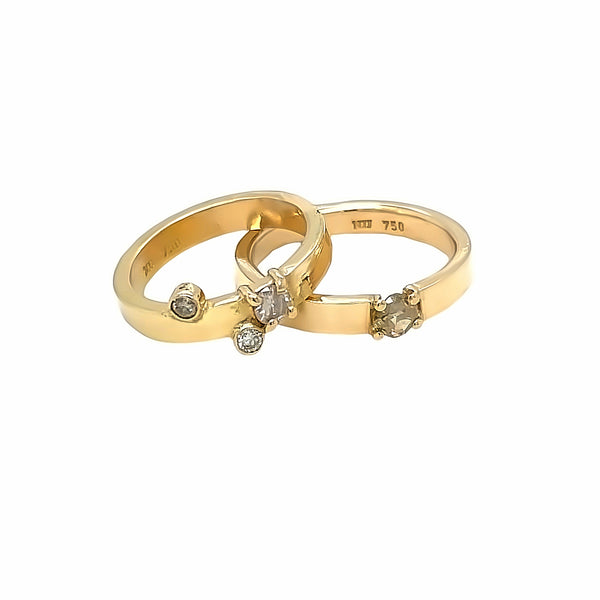 18K YELLOW GOLD WEDDING RING WITH COLORED DIAMONDS
